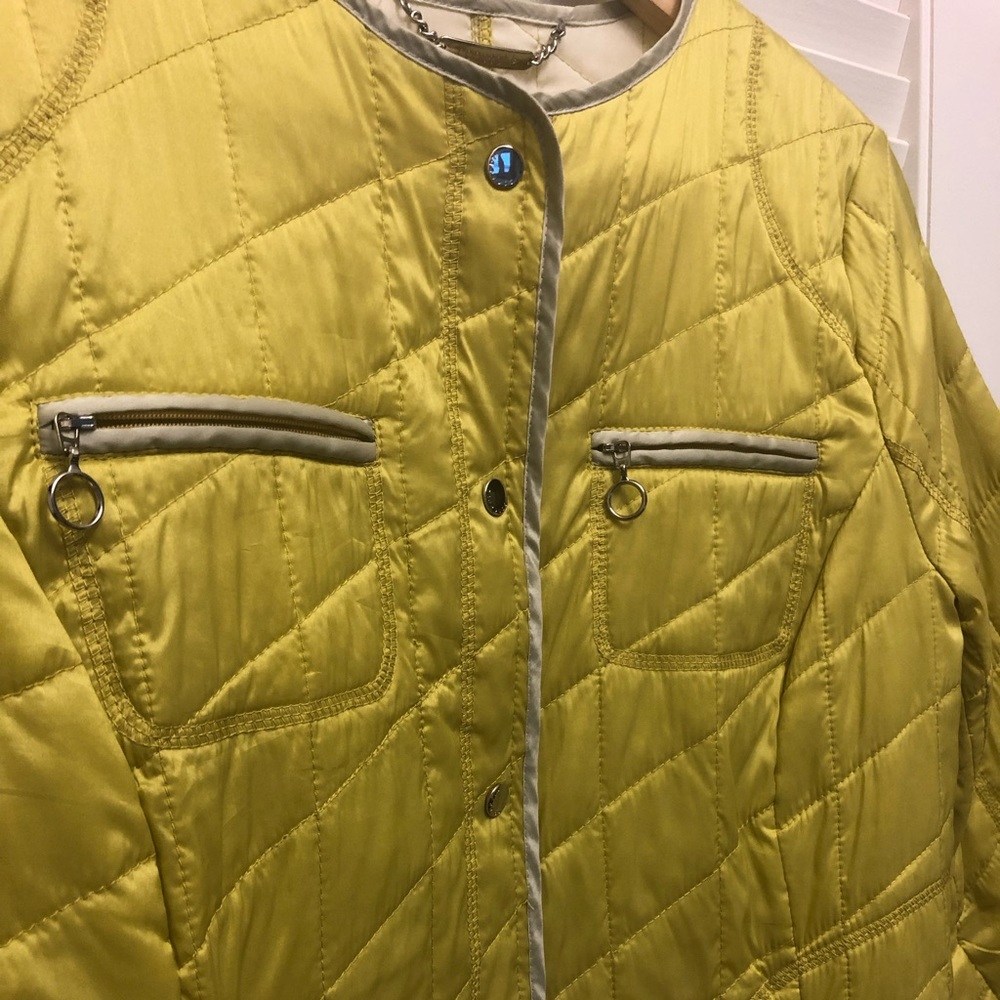 Light Jacket - Picture 3 of 4